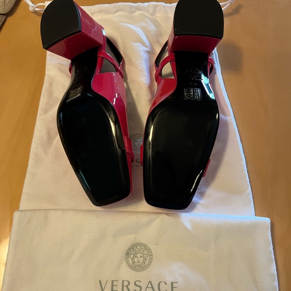 Size 37 1/2 Versace patent leather sling back coral color New - Picture 4 of 9